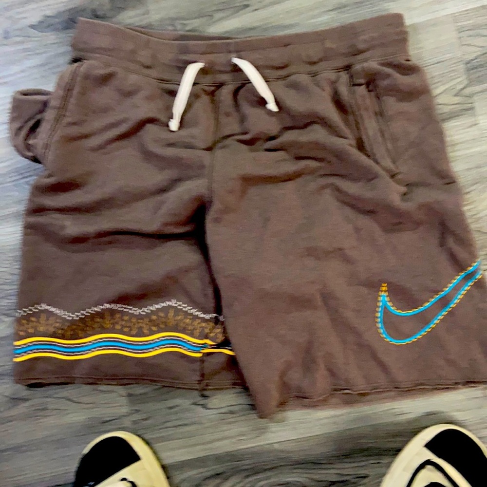 Nike Shorts Brown L